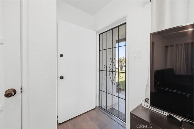 1926 W 18th Street, Santa Ana, CA 92706