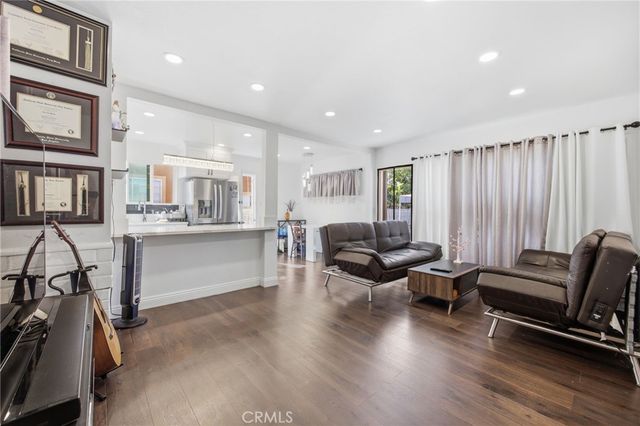 1926 W 18th Street, Santa Ana, CA 92706