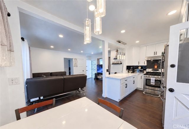 1926 W 18th Street, Santa Ana, CA 92706