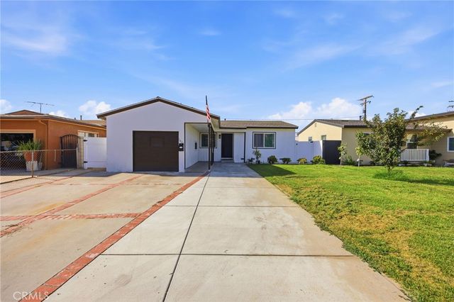 1926 W 18th Street, Santa Ana, CA 92706