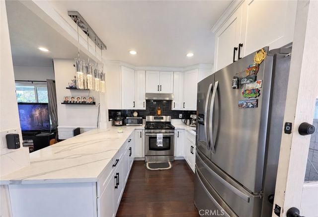 1926 W 18th Street, Santa Ana, CA 92706
