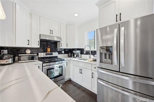 1926 W 18th Street, Santa Ana, CA 92706