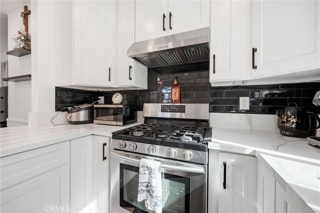 1926 W 18th Street, Santa Ana, CA 92706