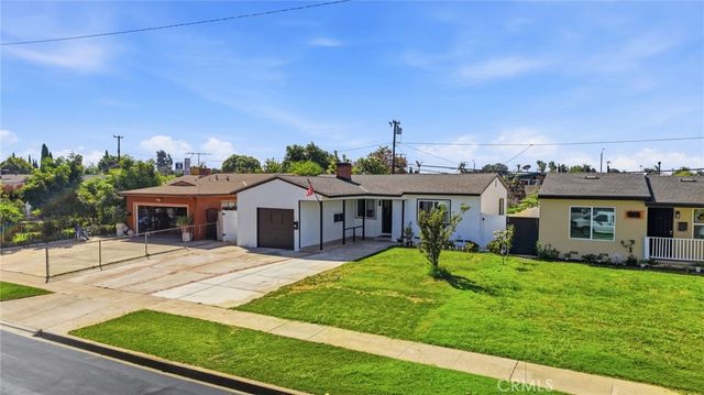 1926 W 18th Street, Santa Ana, CA 92706