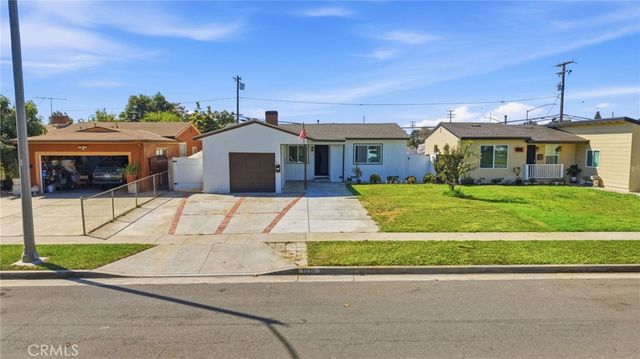 1926 W 18th Street, Santa Ana, CA 92706