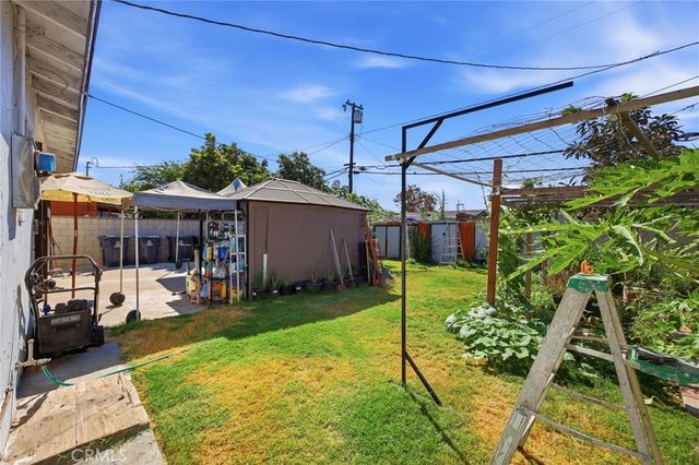 1926 W 18th Street, Santa Ana, CA 92706