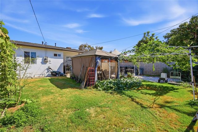 1926 W 18th Street, Santa Ana, CA 92706