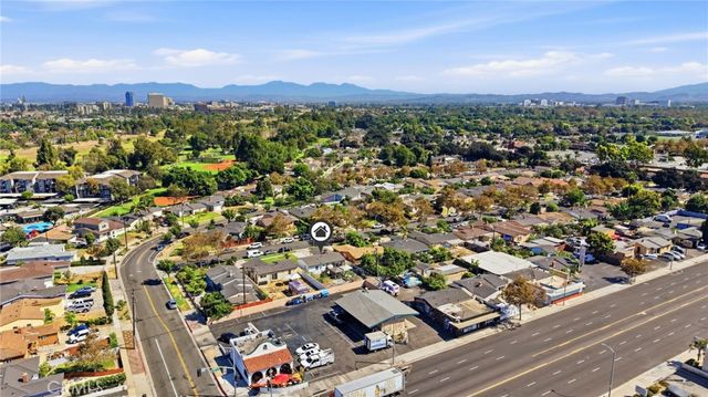 1926 W 18th Street, Santa Ana, CA 92706