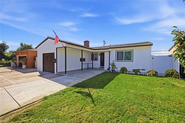 1926 W 18th Street, Santa Ana, CA 92706