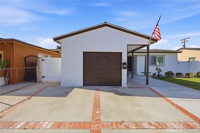 1926 W 18th Street, Santa Ana, CA 92706