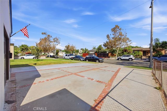 1926 W 18th Street, Santa Ana, CA 92706