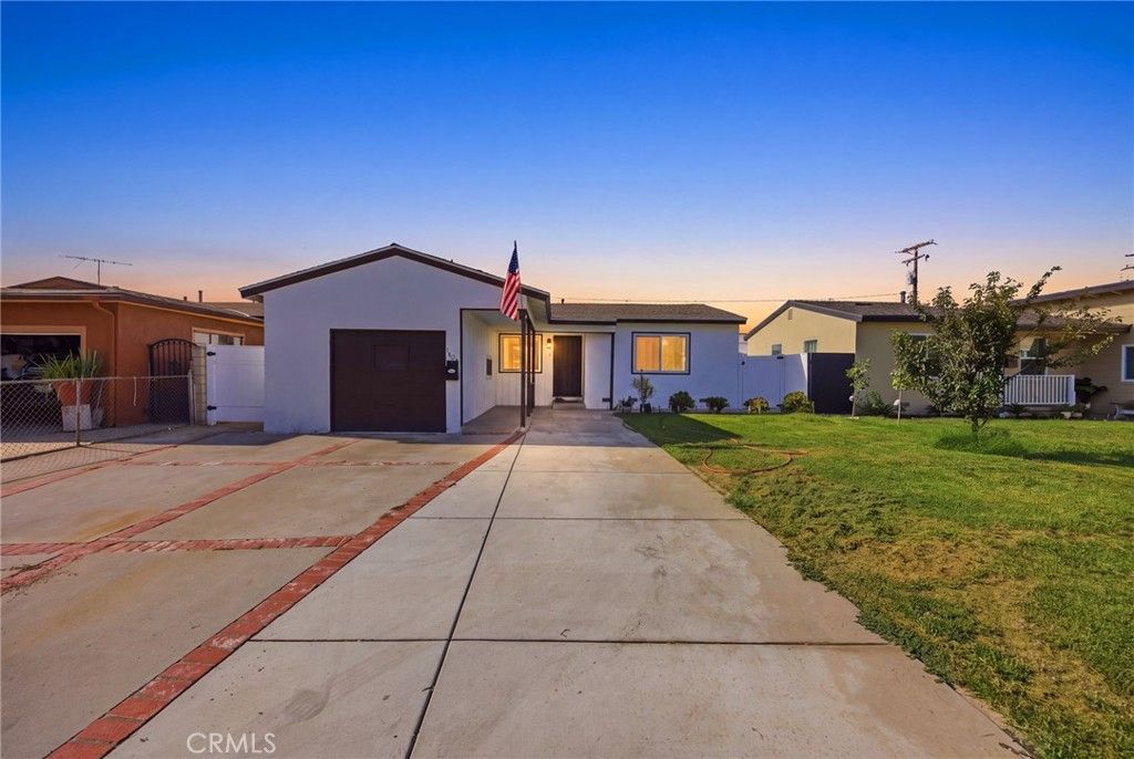 1926 W 18th Street, Santa Ana, CA 92706