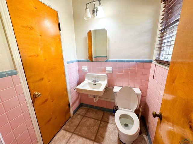 215 Oxford Ln, Longview, TX 75601