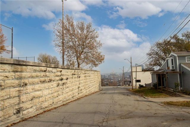 2111 Holly Street, Kansas City, MO 64108