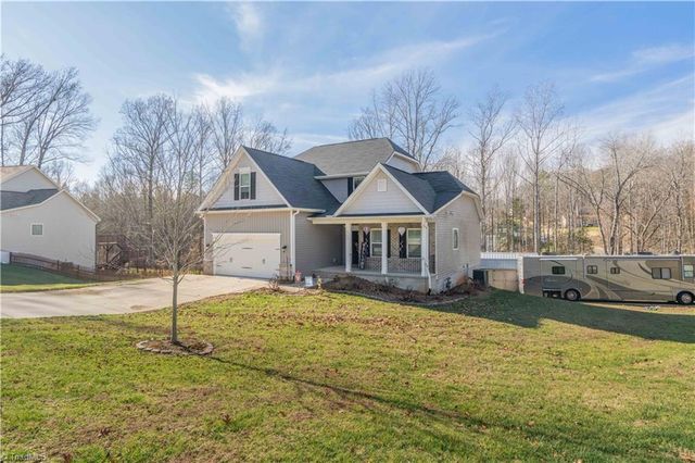 1728 Valley Brook Court, Clemmons, NC 27012