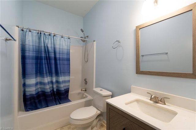 1728 Valley Brook Court, Clemmons, NC 27012