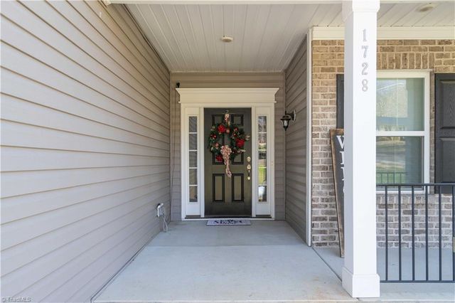 1728 Valley Brook Court, Clemmons, NC 27012