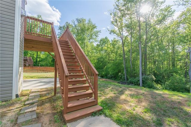 1728 Valley Brook Court, Clemmons, NC 27012