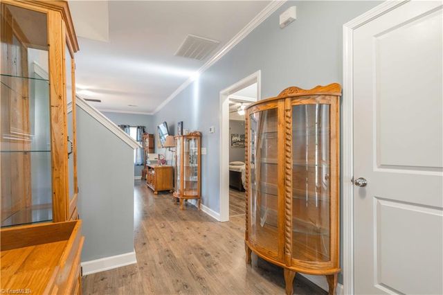 1728 Valley Brook Court, Clemmons, NC 27012