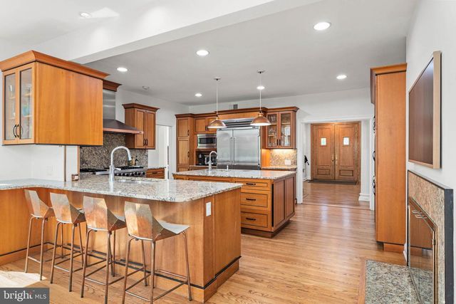 1075 GREEN VALLEY RD, Bryn Mawr, PA 19010