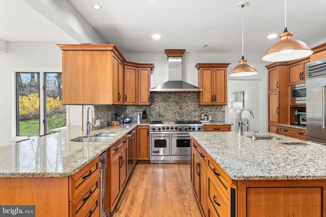 1075 GREEN VALLEY RD, Bryn Mawr, PA 19010
