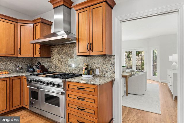 1075 GREEN VALLEY RD, Bryn Mawr, PA 19010