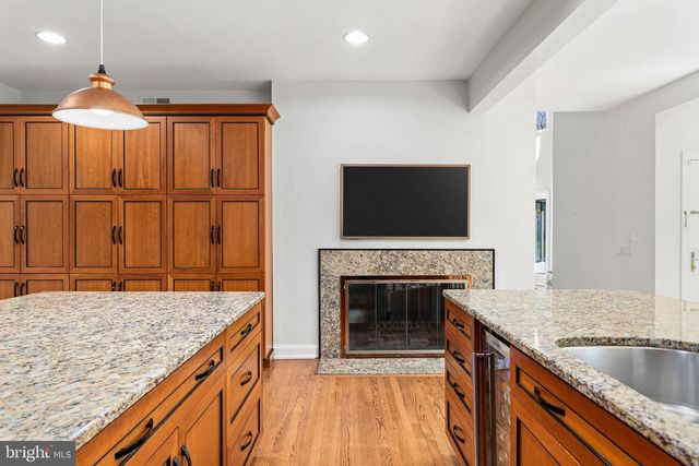 1075 GREEN VALLEY RD, Bryn Mawr, PA 19010