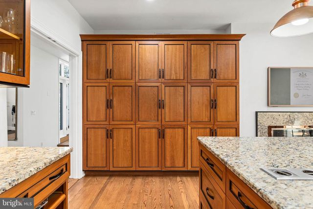 1075 GREEN VALLEY RD, Bryn Mawr, PA 19010