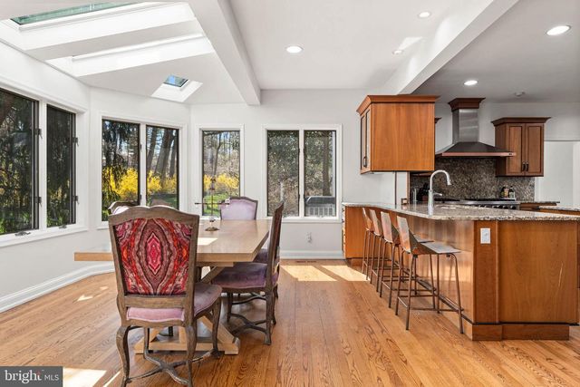 1075 GREEN VALLEY RD, Bryn Mawr, PA 19010