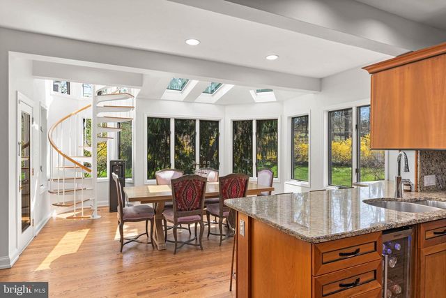 1075 GREEN VALLEY RD, Bryn Mawr, PA 19010