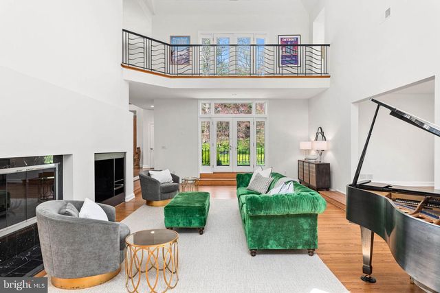 1075 GREEN VALLEY RD, Bryn Mawr, PA 19010