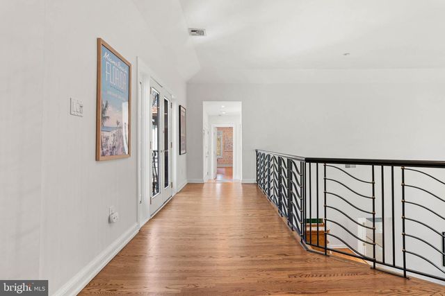1075 GREEN VALLEY RD, Bryn Mawr, PA 19010
