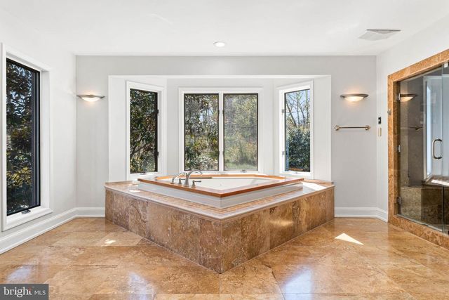 1075 GREEN VALLEY RD, Bryn Mawr, PA 19010