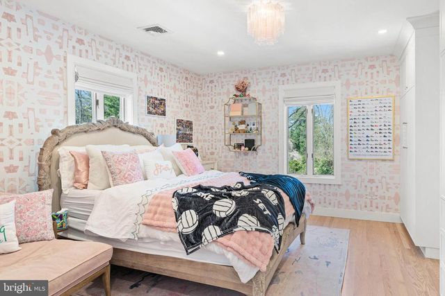 1075 GREEN VALLEY RD, Bryn Mawr, PA 19010
