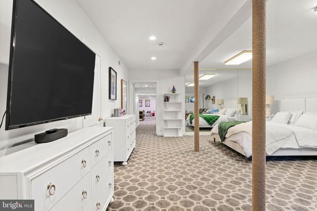 1075 GREEN VALLEY RD, Bryn Mawr, PA 19010