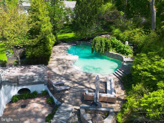 1075 GREEN VALLEY RD, Bryn Mawr, PA 19010