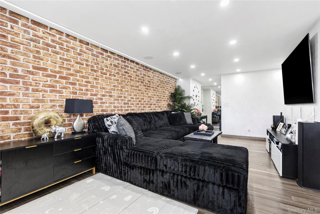 8611 151st Avenue 5E, Howard Beach, NY 11414 — photo 3
