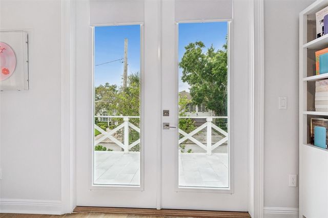 3007 W BAY COURT AVENUE, Tampa, FL 33611