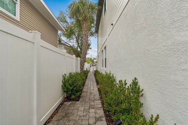 3007 W BAY COURT AVENUE, Tampa, FL 33611