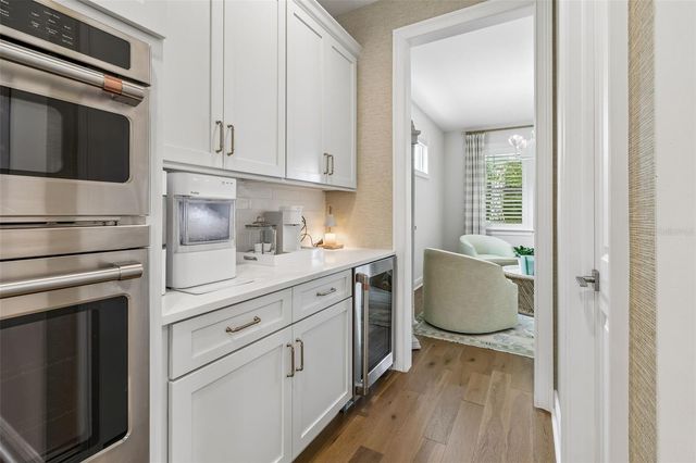 3007 W BAY COURT AVENUE, Tampa, FL 33611