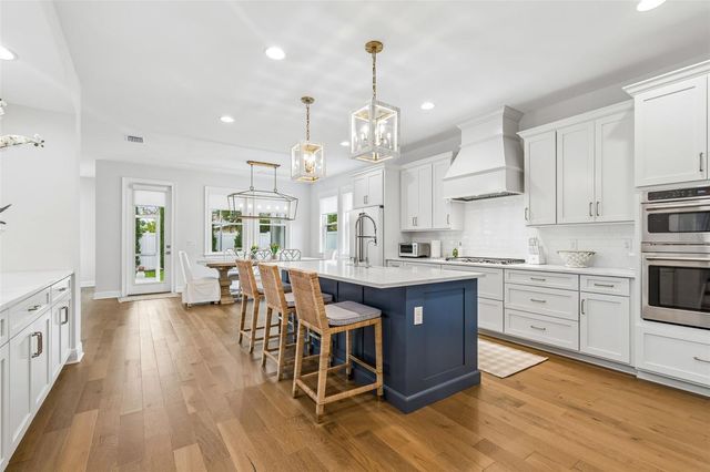 3007 W BAY COURT AVENUE, Tampa, FL 33611