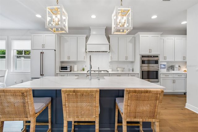 3007 W BAY COURT AVENUE, Tampa, FL 33611