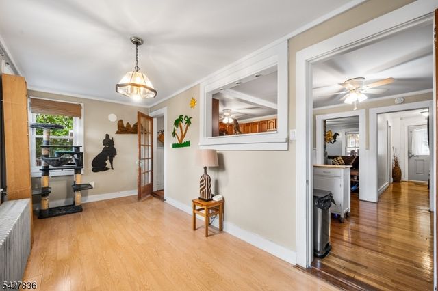 28 Clinton St, Newton Town, NJ 07860