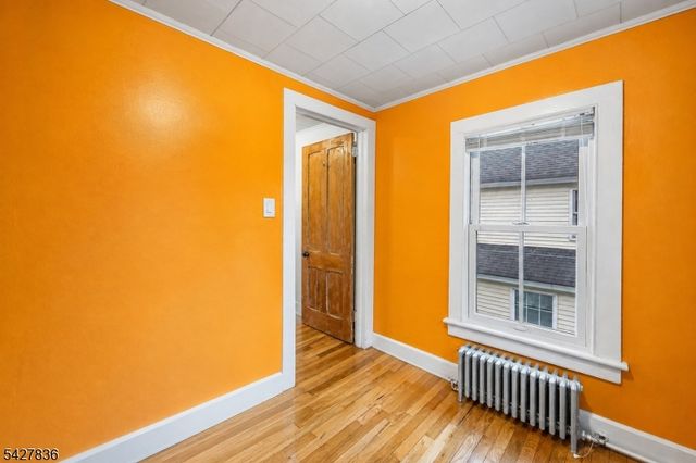 28 Clinton St, Newton Town, NJ 07860