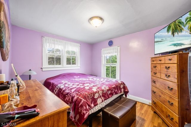 28 Clinton St, Newton Town, NJ 07860