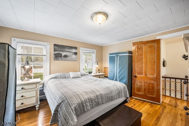 28 Clinton St, Newton Town, NJ 07860