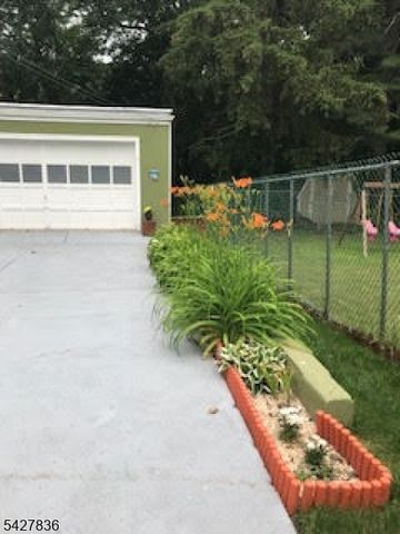 28 Clinton St, Newton Town, NJ 07860