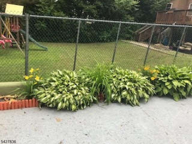 28 Clinton St, Newton Town, NJ 07860