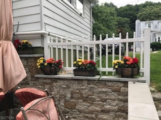 28 Clinton St, Newton Town, NJ 07860