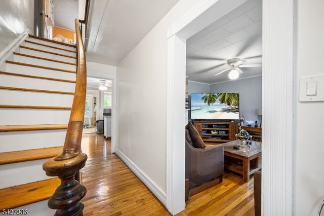 28 Clinton St, Newton Town, NJ 07860